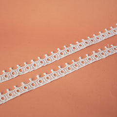 Chantilly Milky Lace (CH#101)
