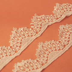 Chantilly Milky Lace (CH#117)